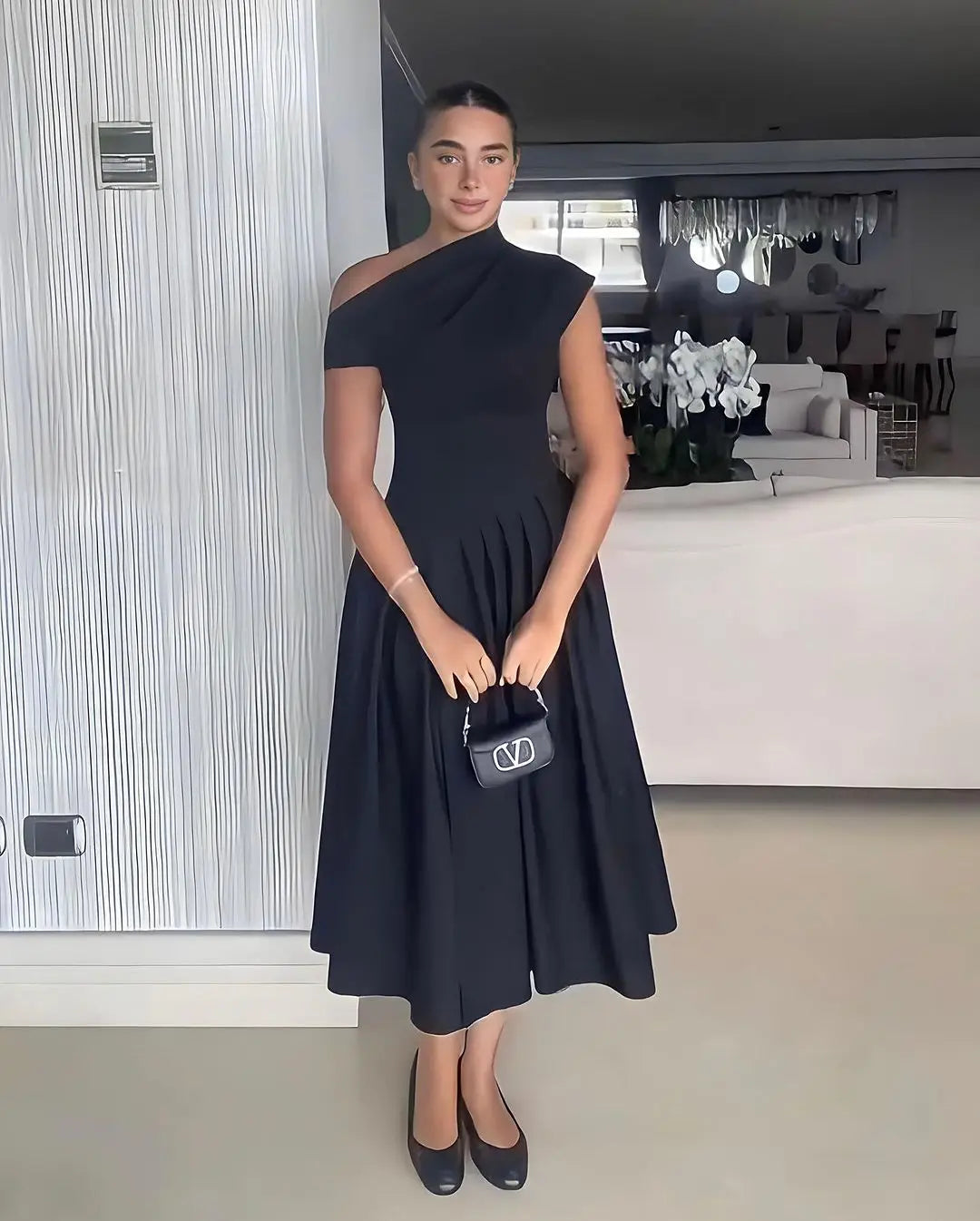 One-Shoulder Off-Design Pleated Dress LAPANIA
