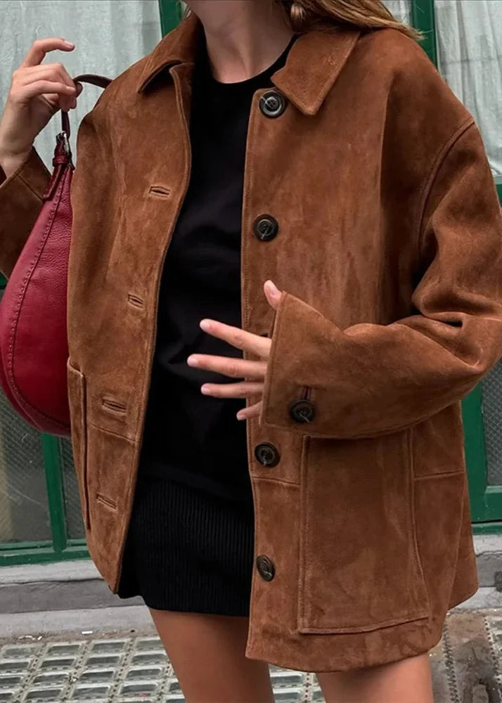 Trendy brown suede jacket for fall, featuring a lapel design and relaxed fit, perfect for seasonal high-street looks