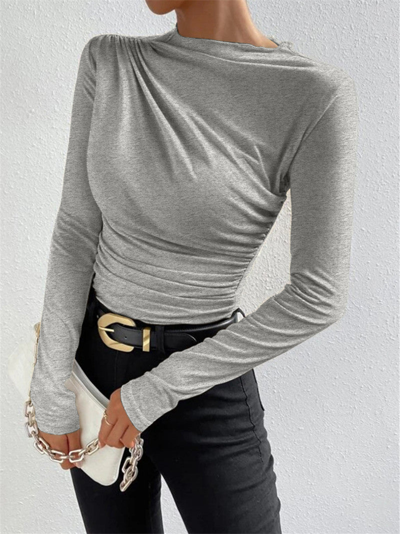 Gray modern pleated t-shirt with an elegant, old-money vibe, ideal for cooler seasons.