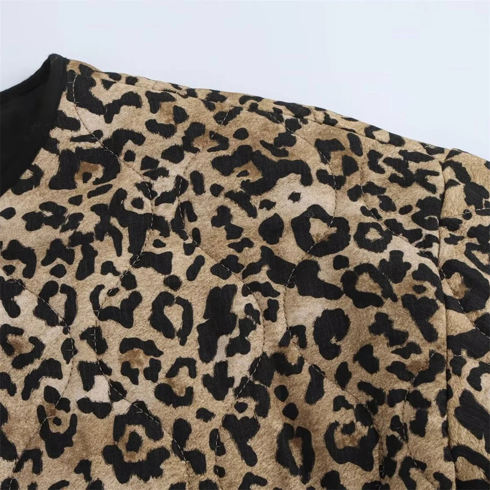 Fierce and elegant leopard print cotton jacket, adding a touch of boldness to any outfit.