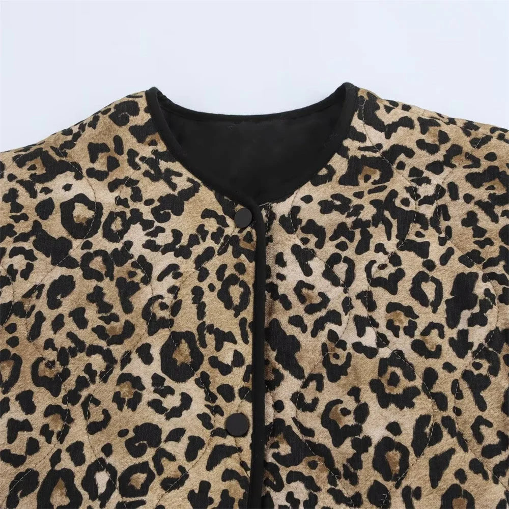 Stylish leopard print cotton jacket, ideal for layering in casual and streetwear outfits.