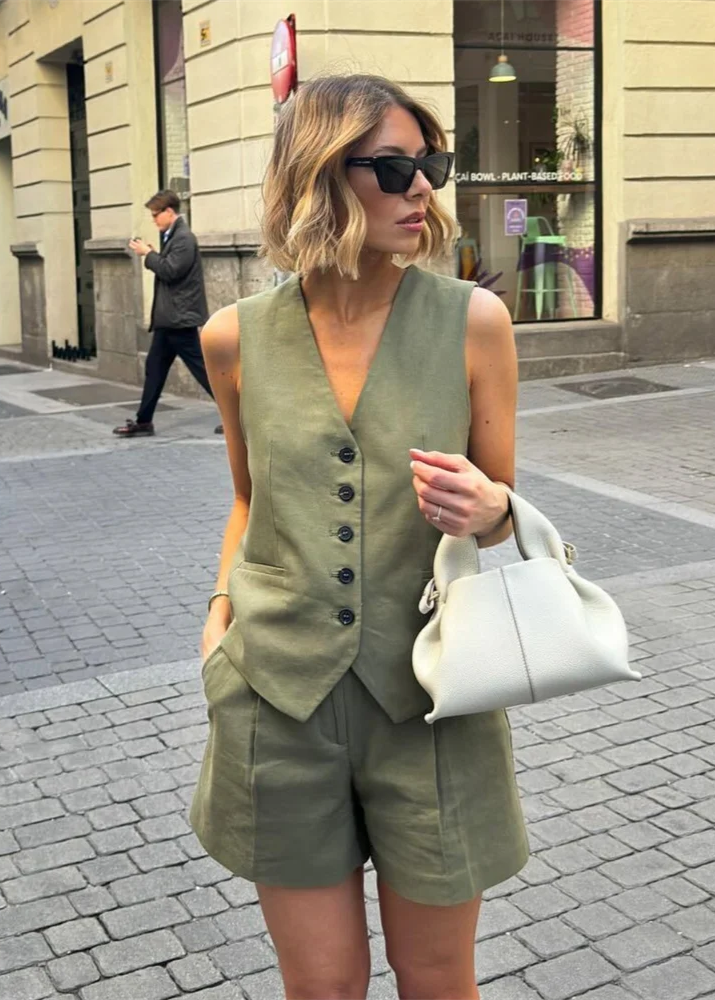 Khaki linen vest and high-waist shorts set, perfect for an elegant, minimalist style.