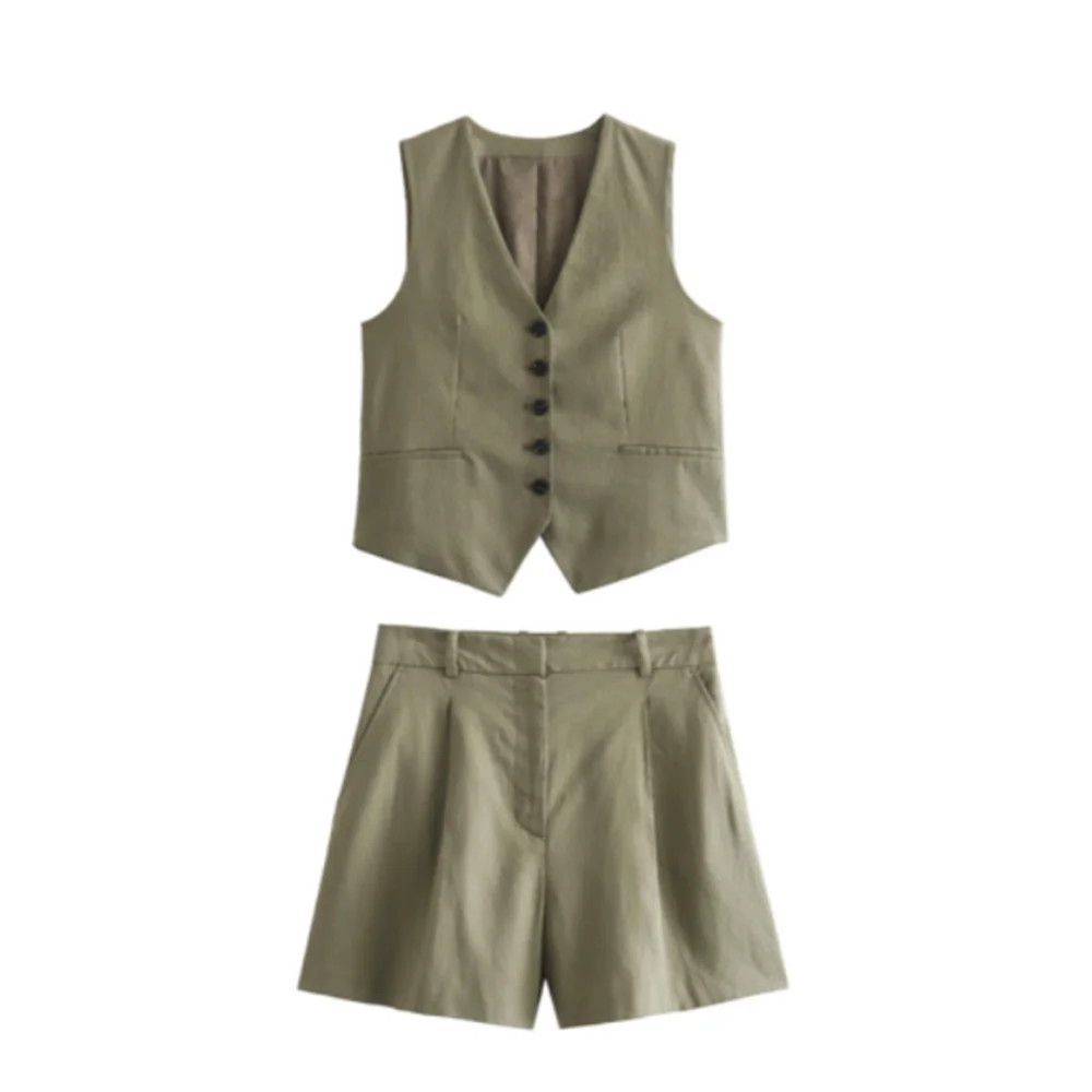 Khaki linen set featuring a vest and high-waist shorts, ideal for summer styling.